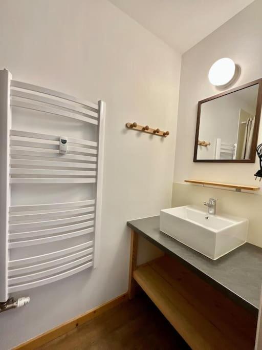 Le Petit Loup, Appartement Neuf Avec Jardin Gerbépal Exterior photo